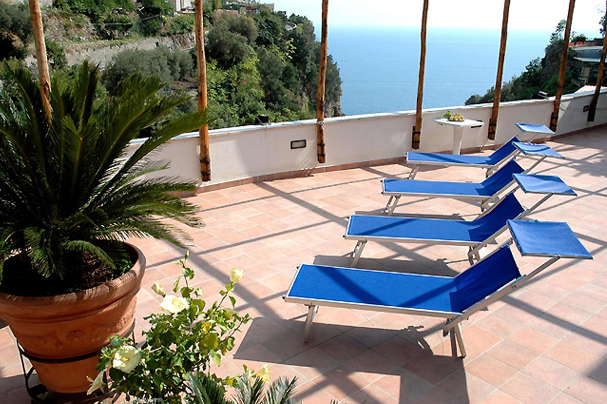 Hotel La Pergola Amalfi Exterior foto