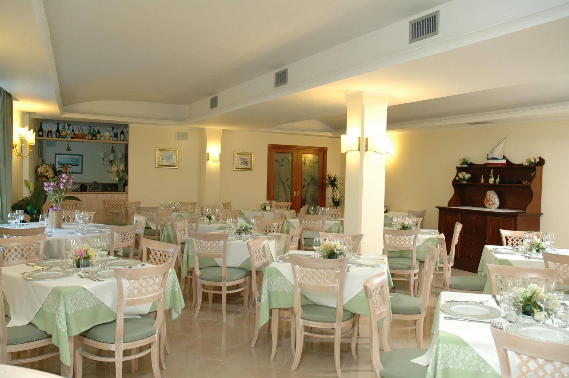 Hotel La Pergola Amalfi Exterior foto